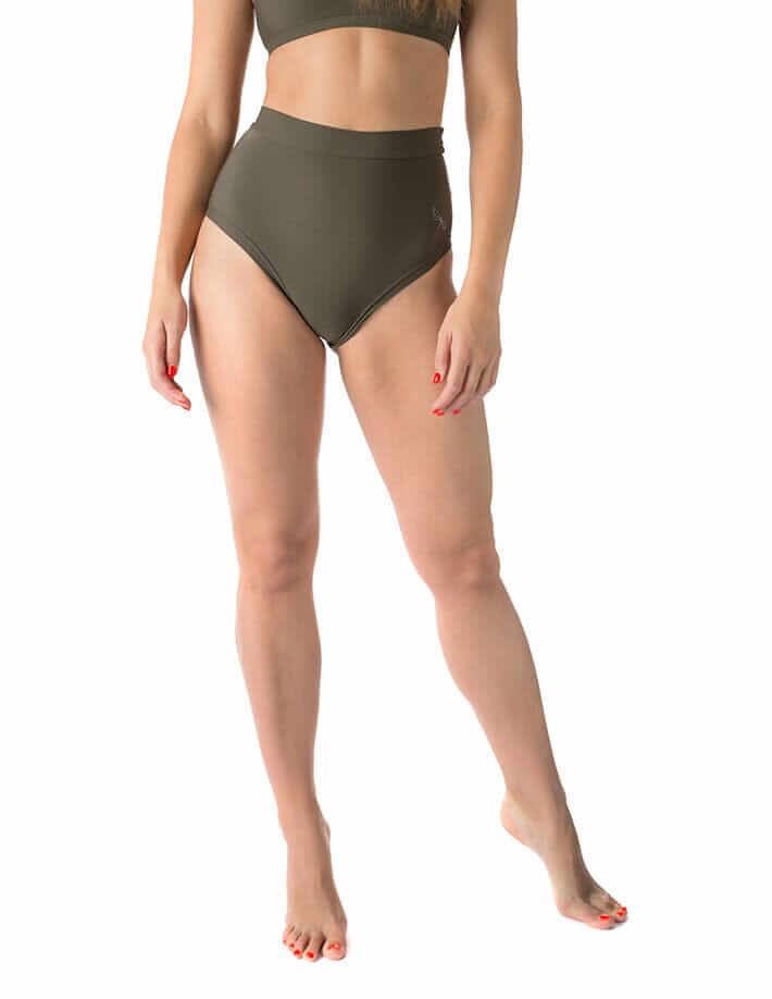 Scrunch pole shorts Lola | Shorts | Color: black | Pole Shorts | Dragonfly Pole Dance Clothing and Bikram Hot Yoga Wear